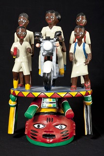 Les eleves (Azomevile) Sculpture de Kifouli Dossou / Peinture de Kifouli Dossou 2010 – 2011